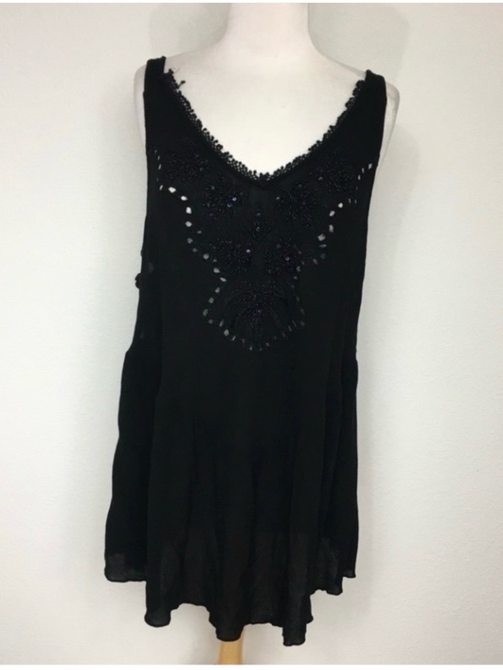 Free People Womens Black Embroidered Cut Out Soft Tunic Tank Top Size Large Boho